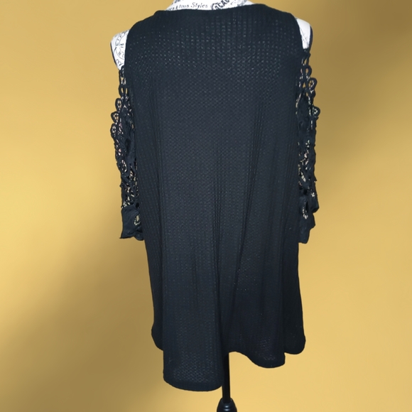 black cold shoulder tunic - size s - Picture 3 of 6